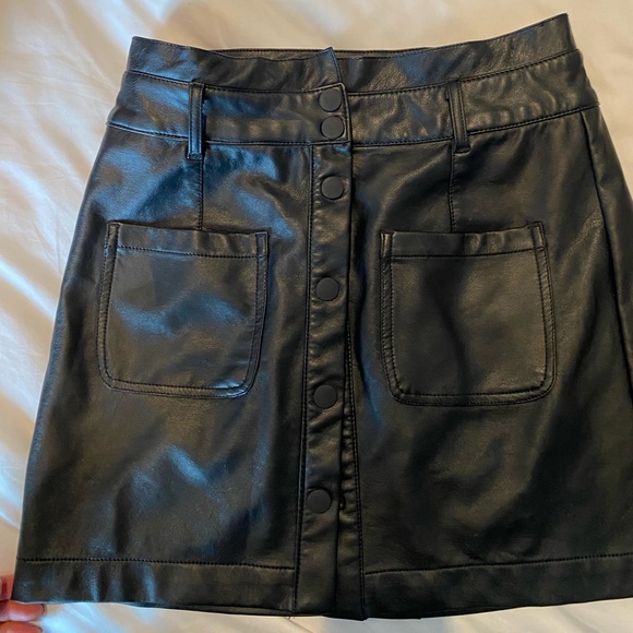 Sexy black button up leather skirt! - Picture 1 of 2
